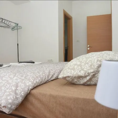 Aura Apartments-modern,familyheaven,bus Station شقة
