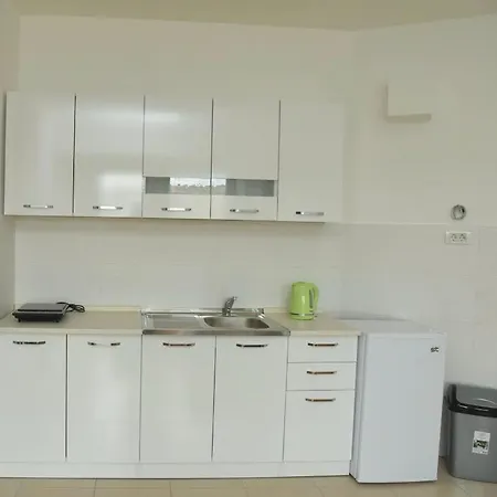 Aura Apartments-modern,familyheaven,bus Station شقة سكوبجي