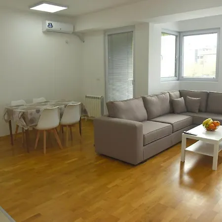 شقة Aura Apartments-modern,familyheaven,bus Station سكوبجي