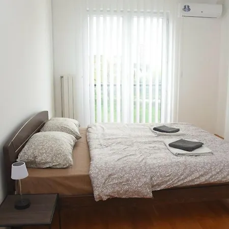 Aura Apartments-modern,familyheaven,bus Station سكوبجي