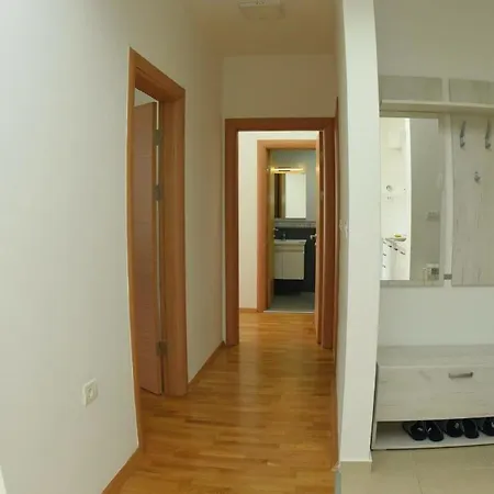 Aura Apartments-modern,familyheaven,bus Station *