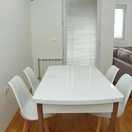 Aura Apartments-modern,familyheaven,bus Station شقة *