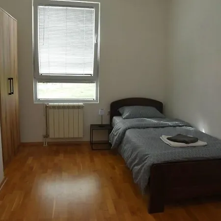 Aura Apartments-modern,familyheaven,bus Station سكوبجي