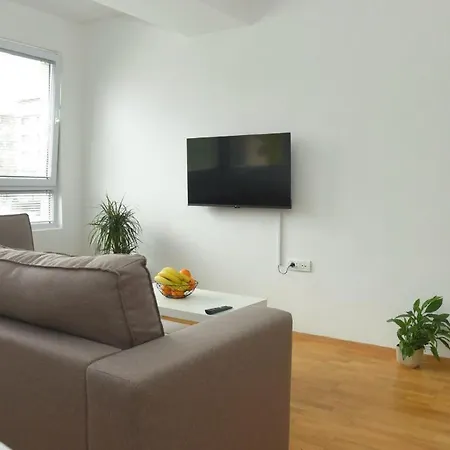 Aura Apartments-modern,familyheaven,bus Station