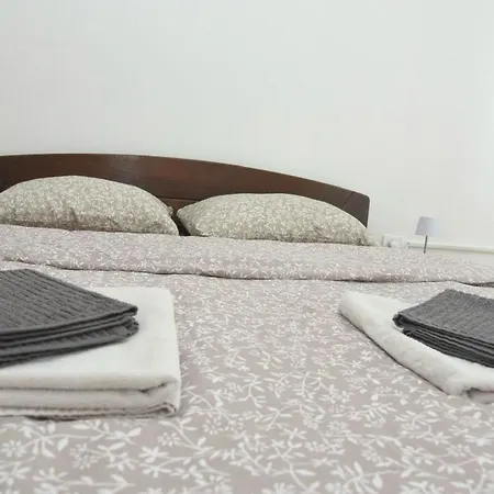 Aura Apartments-modern,familyheaven,bus Station شقة